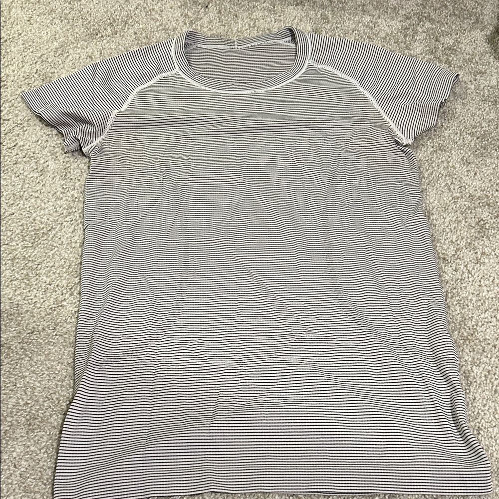 Striped Short Sleeve T-Shirt lululemon size 8